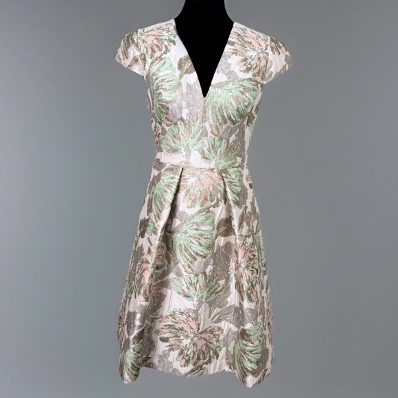 Vince Camuto Dresses & Skirts - VINCE CAMUTO Women Blush Metallic Jacquard Pleated Cap Fit & Flare Dress 0